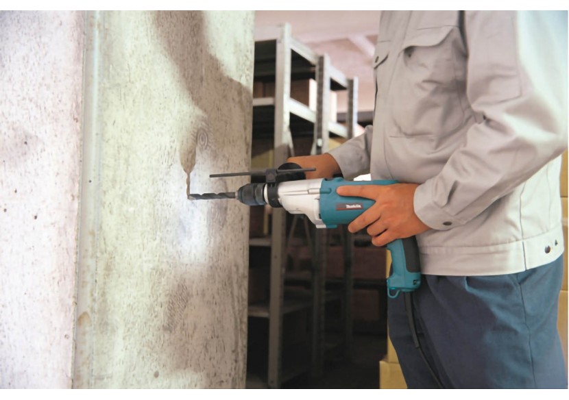 Perceuse à percussion 720 W diamètre 13 mm - Makita : Confort'Mat