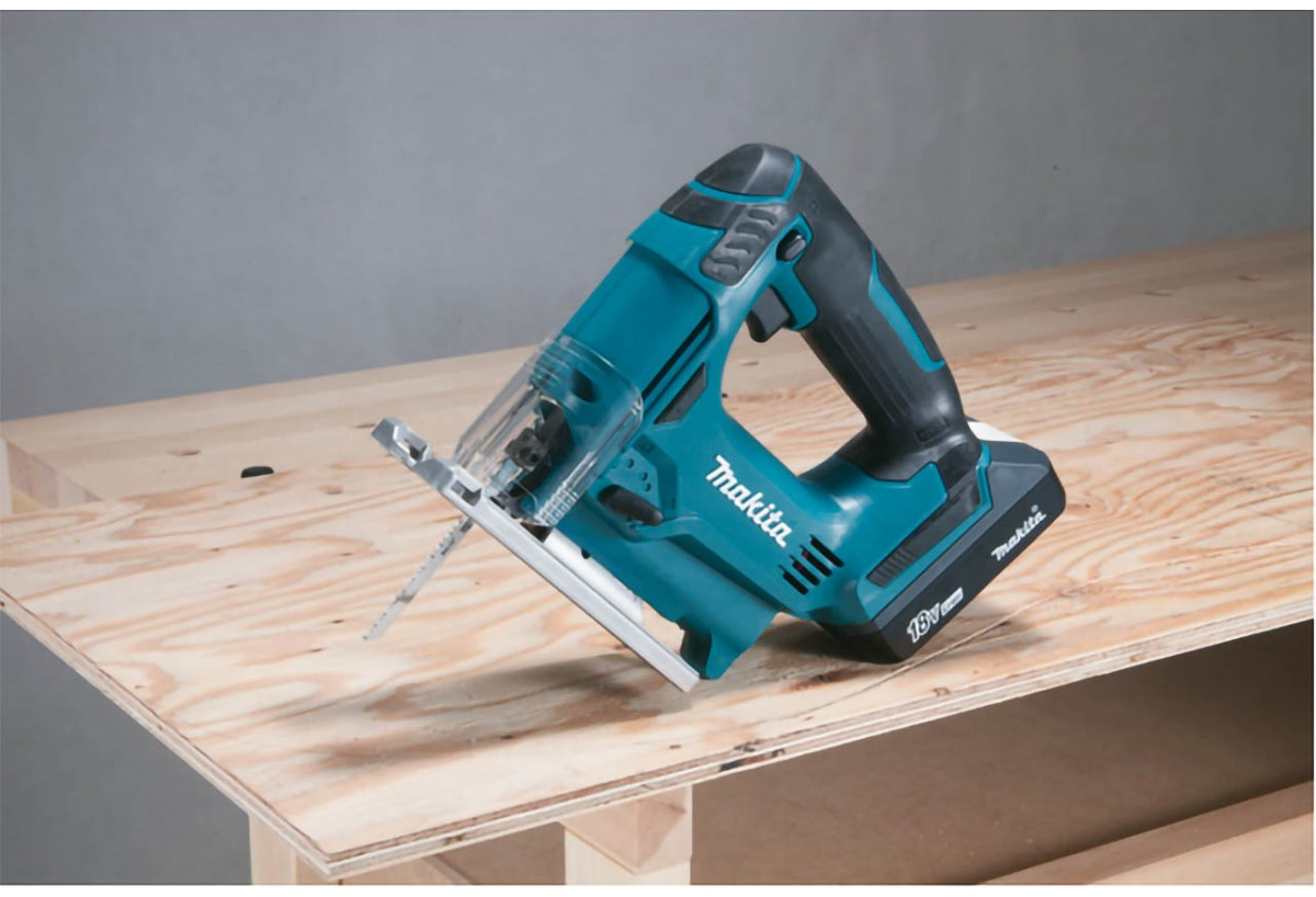 Scie sauteuse1,3 Ah - Makita : Confort'Mat