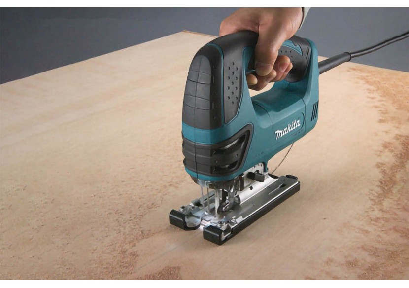 Scie sauteuse 720W - Makita : Confort'Mat