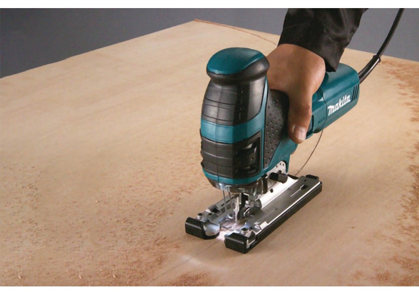 Scie sauteuse 720W - Makita : Confort'Mat