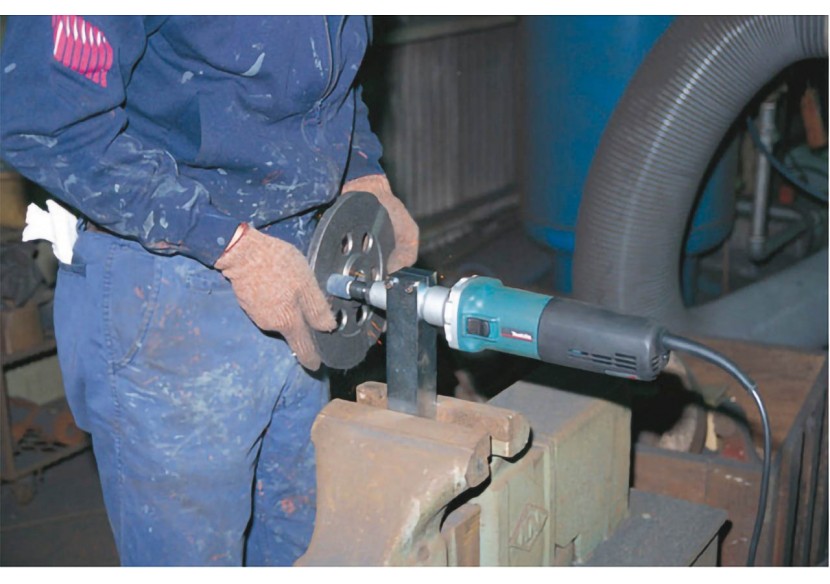 Meuleuse droite diamètre 3 à 8 mm max. 750W - Makita : Confort'Mat