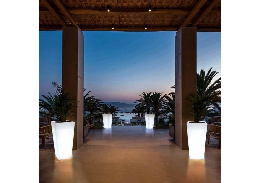 Cache-pot LED RGBW en résine blanche, 45x45x70cm, 24W, IP67, rechargeable - MU3007 - Barcelona LED