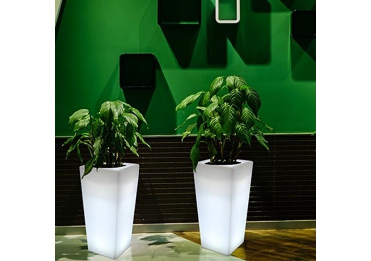 Cache-pot LED RGBW en résine blanche, 45x45x70cm, 24W, IP67, rechargeable - MU3007 - Barcelona LED 2