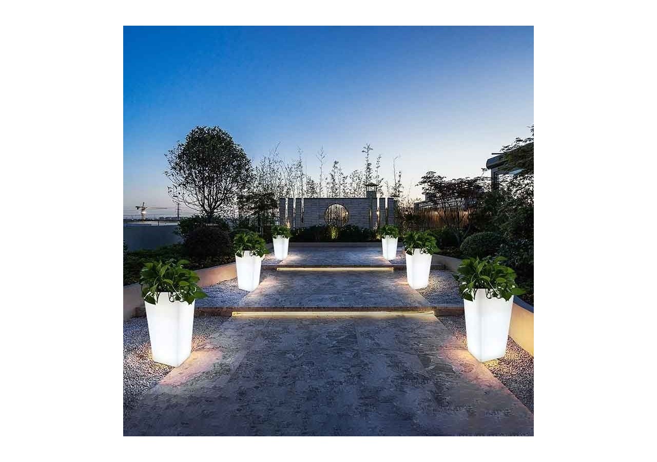 Cache-pot LED RGBW en résine blanche, 45x45x70cm, 24W, IP67, rechargeable - MU3007 - Barcelona LED