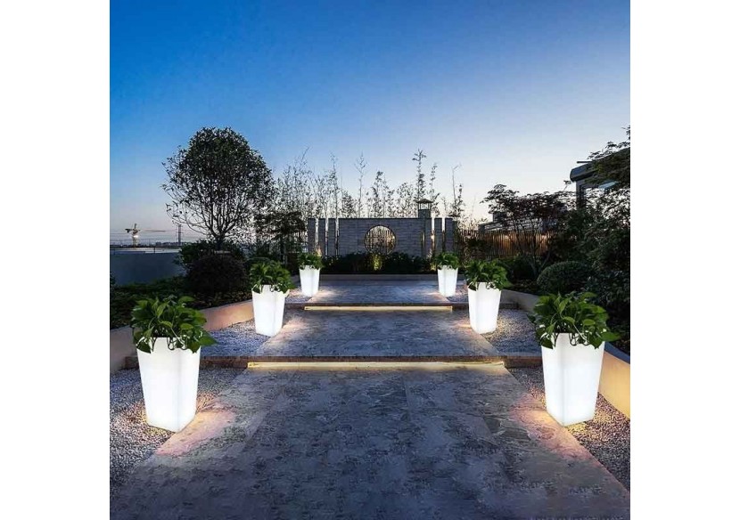 Cache-pot LED RGBW en résine blanche, 45x45x70cm, 24W, IP67, rechargeable - MU3007 - Barcelona LED