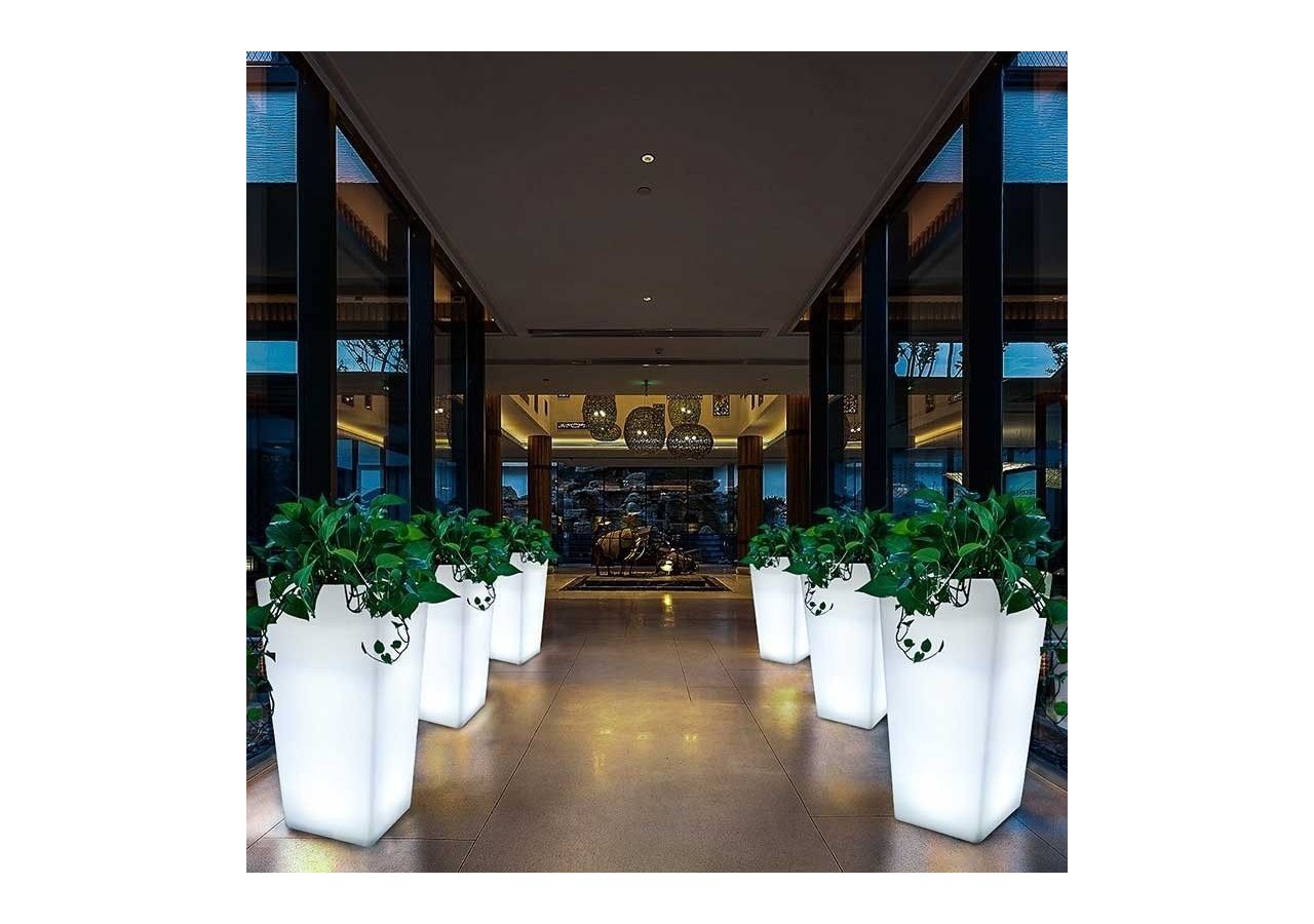 Cache-pot LED RGBW en résine blanche, 45x45x70cm, 24W, IP67, rechargeable - MU3007 - Barcelona LED