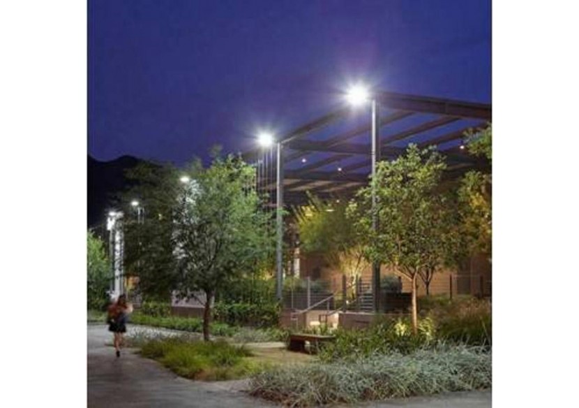 Projecteur LED 100W avec panneau solaire - SL21-100-BF - Barcelona LED Projecteur LED 100W avec panneau solaire - SL21-100-BF - Barcelona LED