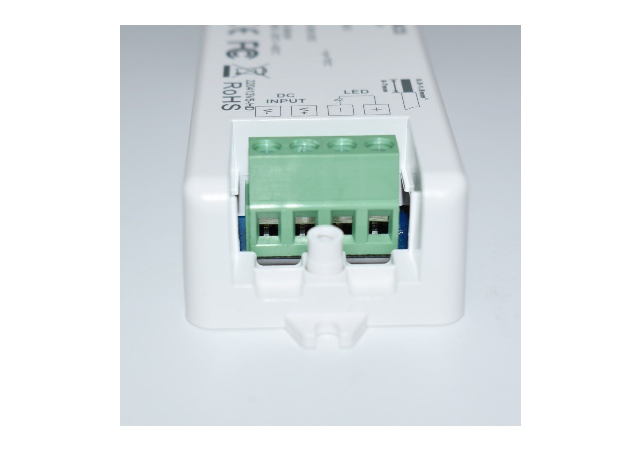 Régulateur unicolore 12-36V 1 canal 8A contrôle RF SUNRICHER - Perfect RF - SR-1009CS - Barcelona LED