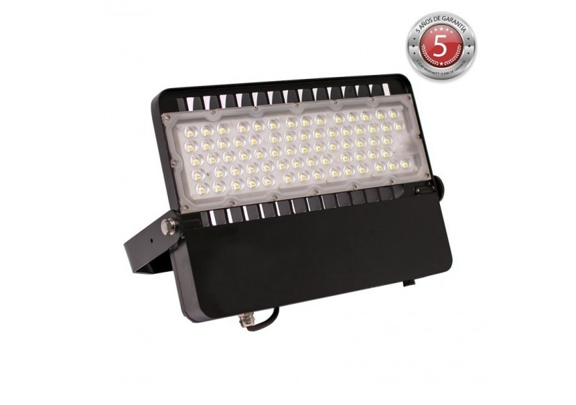 Projecteur LED asymétrique 200W 26000lm IP65 - B8221 - Barcelona LED Projecteur LED asymétrique 200W 26000lm IP65 - B8221 - Barcelona LED