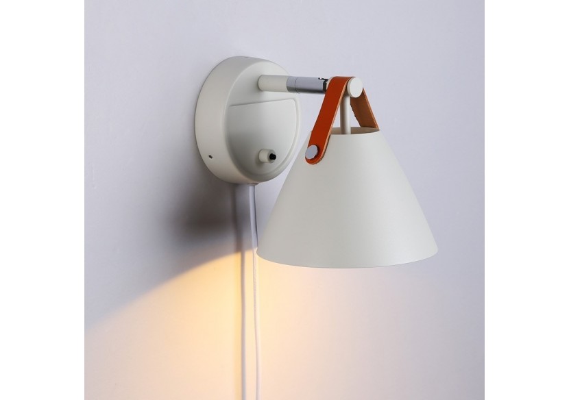 Applique murale "Ellen" avec interrupteur et prise - L3054-B - Barcelona LED Applique murale "Ellen" avec interrupteur et prise - L3054-B - Barcelona LED