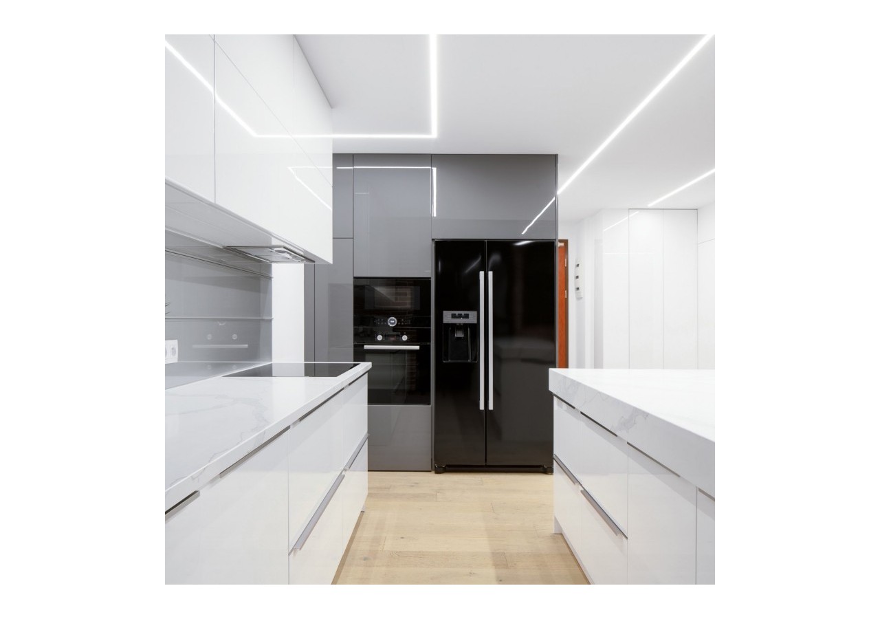 Profilé encastrable en aluminium avec diffuseur et 4 embouts-Ruban LED jusqu'à 12 mm-2 mètres - PXG-205-B - Barcelona LED