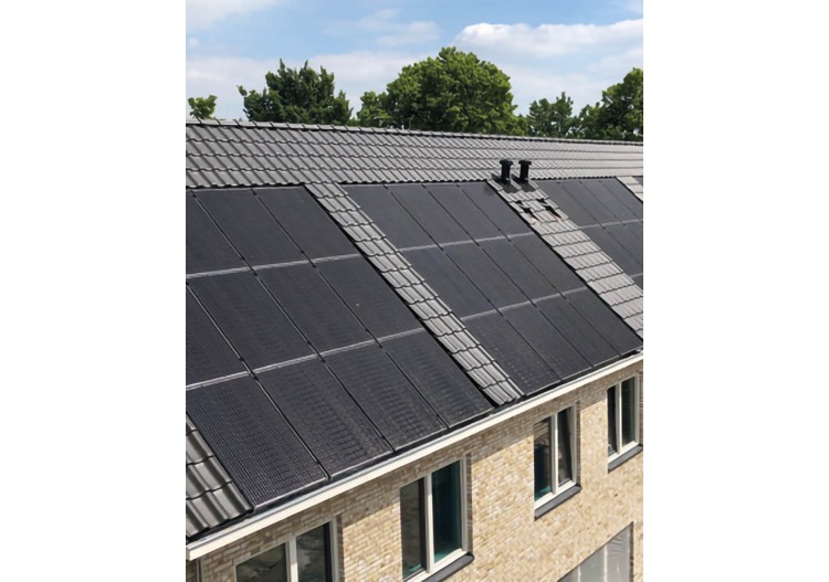 Kit photovoltaïque intégré first