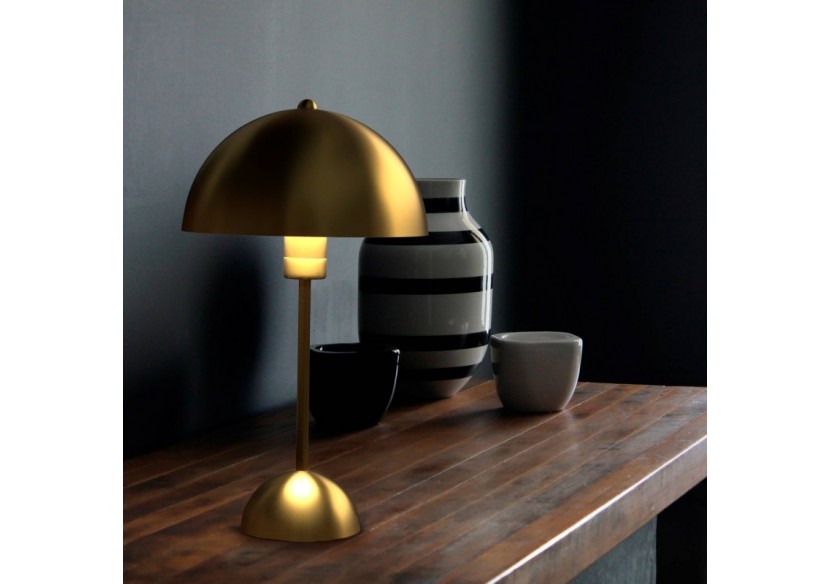 Lampe à poser design avec interrupteur et prise "Seta"-E27 - L3082-D - Barcelona LED Lampe à poser design avec interrupteur et prise "Seta"-E27 - L3082-D - Barcelona LED