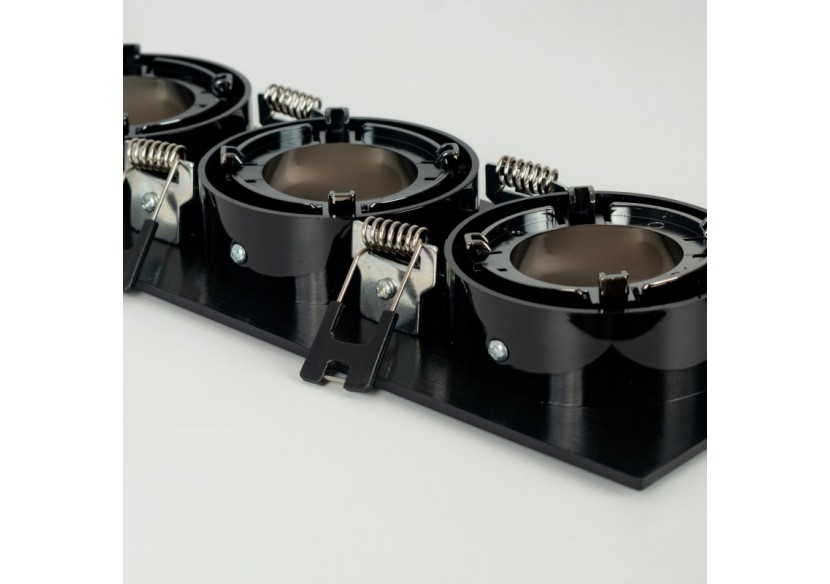 Collerette downlight carrée triple orientable GU10 / MR16-Faible indice UGR-Coupe 75 x 235 mm - B923-GN - Barcelona LED