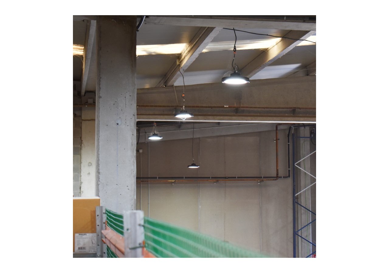 Cloche industrielle LED avec capteur de mouvement 150W-Driver Philips-Dimmable 1-10V-IP65 - K8137-150-5K-S - Barcelona LED
