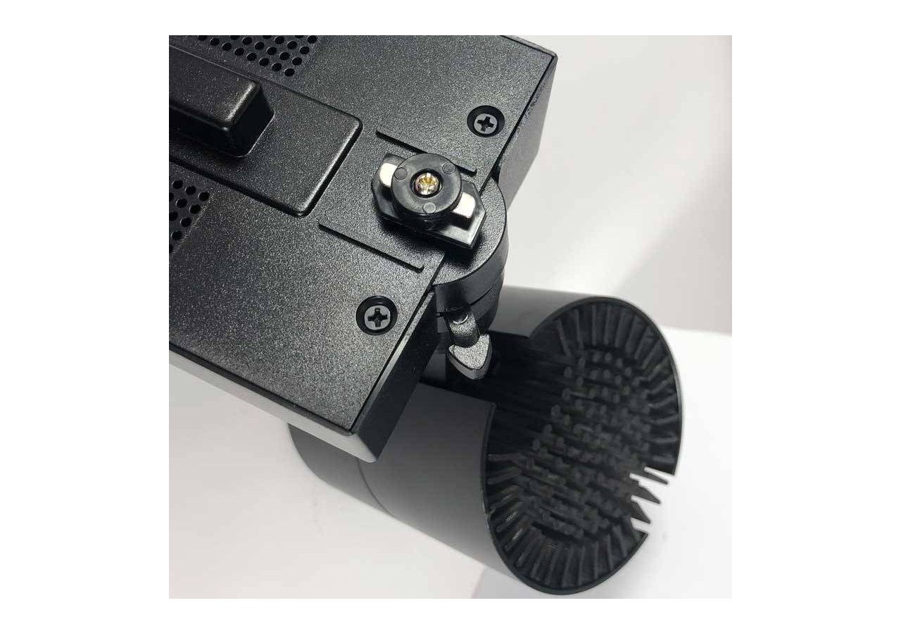 Projecteur LED sur rail monophasé spécial cosmétiques, mode et retail - B00574-N-RET-4K - Barcelona LED