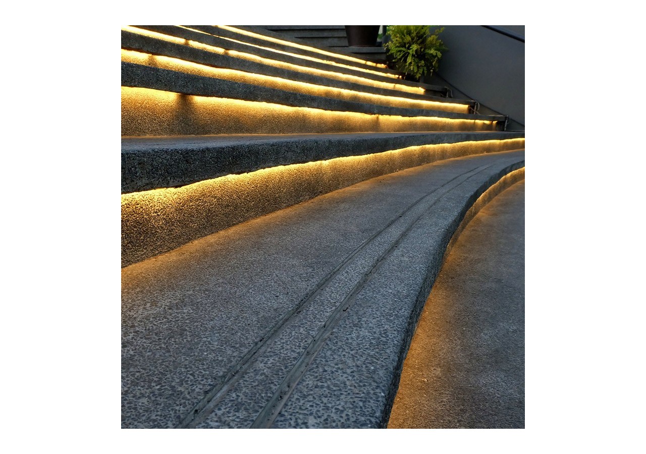 Ruban LED 230V 300W (2400xSMD2835) 12mm IP67 Rouleau de 20m - B1540-270 - Barcelona LED