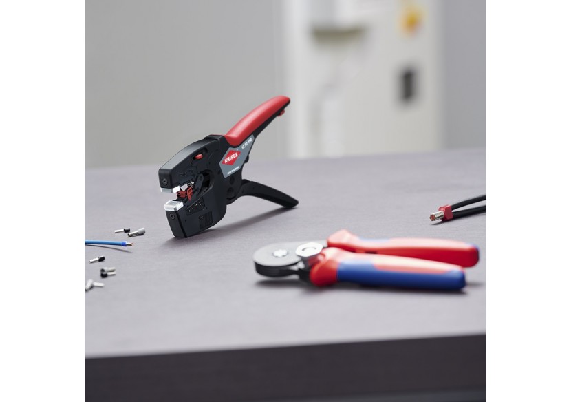 Pince à dénuder automatique 10mm2 et à sertir les embouts de 0,25 à 4mm2 - Knipex - 1272190