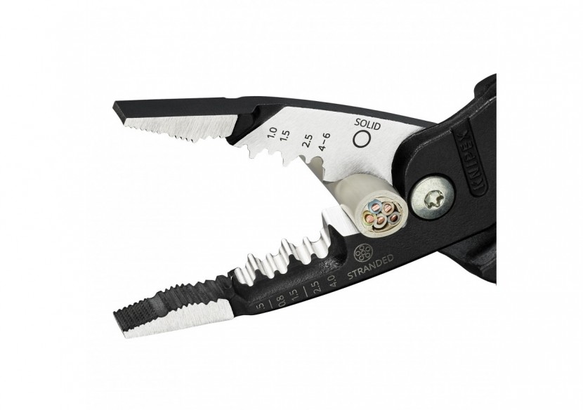 Pince multifonctions 5 en 1 - 200mm - Saisit, coupe et dénude - Gainage PVC - Knipex - 1371200ME