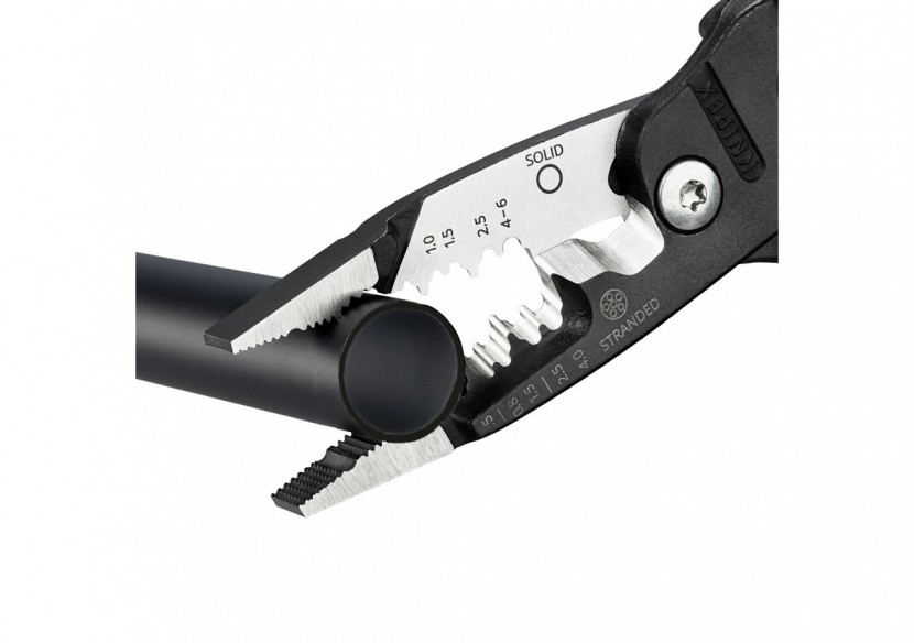 Pince multifonctions 5 en 1 - 200mm - Saisit, coupe et dénude - Gainage PVC - Knipex - 1371200ME