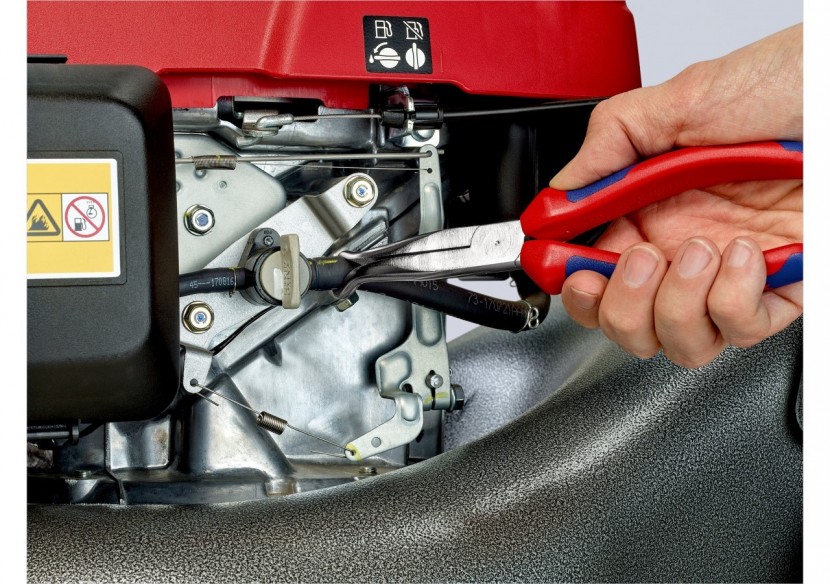 Pince de mécanicien pour cosses de bougies 200mm Coudée 45° Bi-matière Chromée - Knipex - 3895200 Pince de mécanicien pour cosses de bougies 200mm Coudée 45° Bi-matière Chromée - Knipex - 3895200