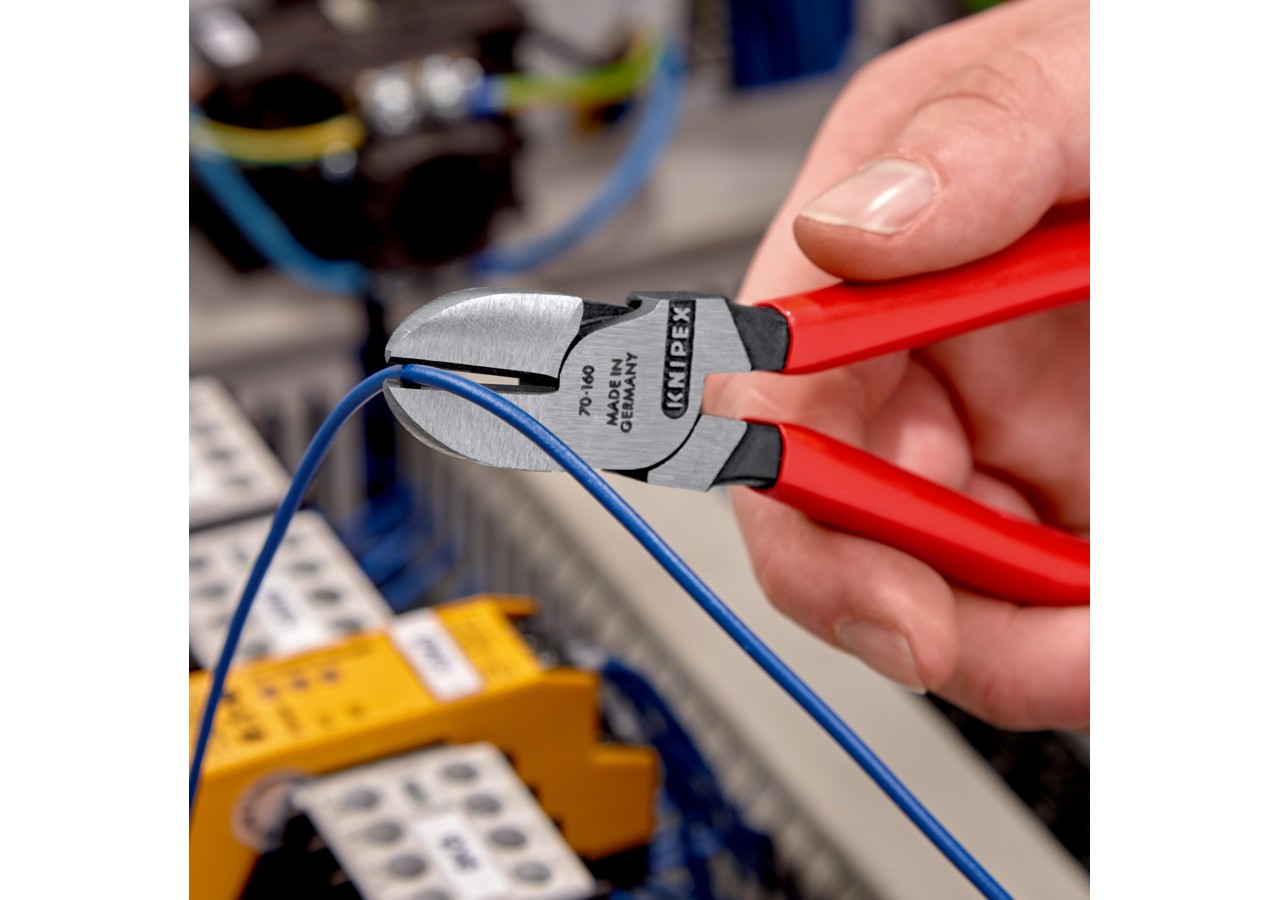 Pince coupante de côté multiusage 160mm - Tête étroite - Gainage PVC - 62 HRC - Knipex - 7001160