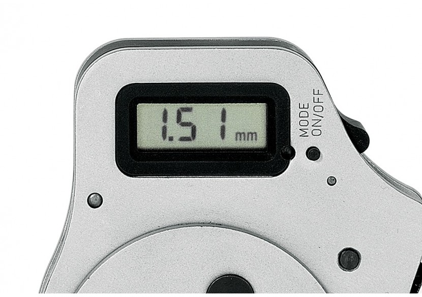 Pince à sertir 4 points - Pour contacts tournés - Ecran numérique - Positionneur - Knipex - 975265DG