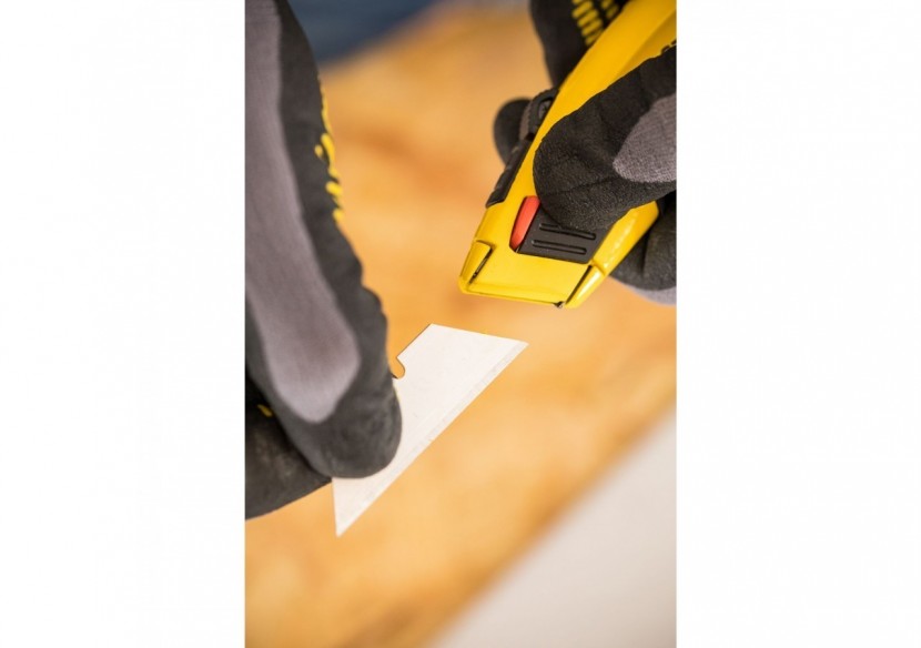 COUTEAU A LAME RETRACTABLE + 5 LAMES FATMAX - 0-10-778 - Stanley