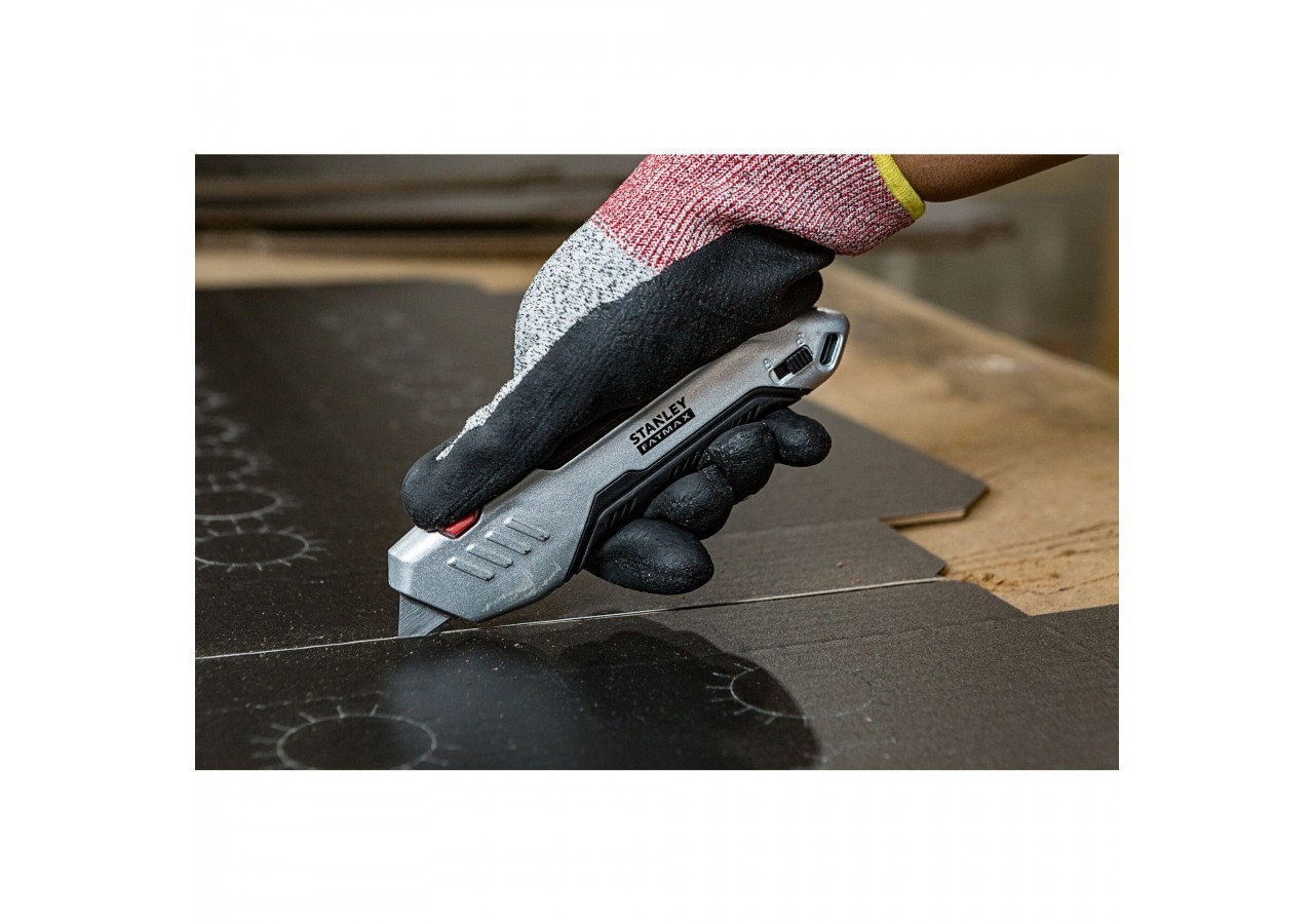 COUTEAU DE SÉCURITÉ MÉTAL À GÂCHETTE ET LAME AUTO- RÉTRACTABLE FATMAX - FMHT10370-0 - Stanley