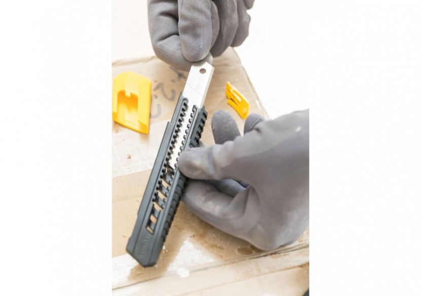 CUTTER 18MM SM - 0-10-151 - Stanley