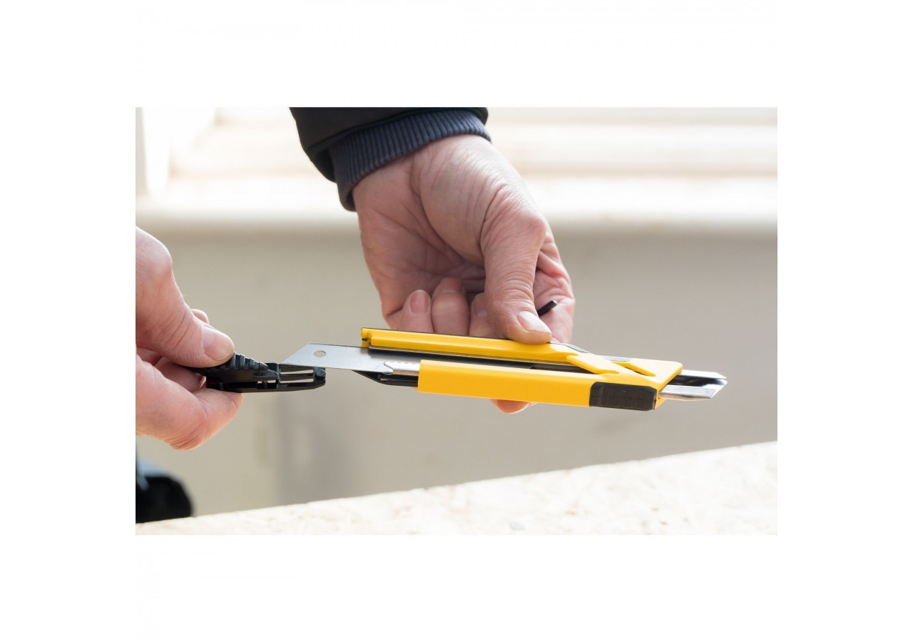 CUTTER 18MM STANDARD - STHT10266-0 - Stanley