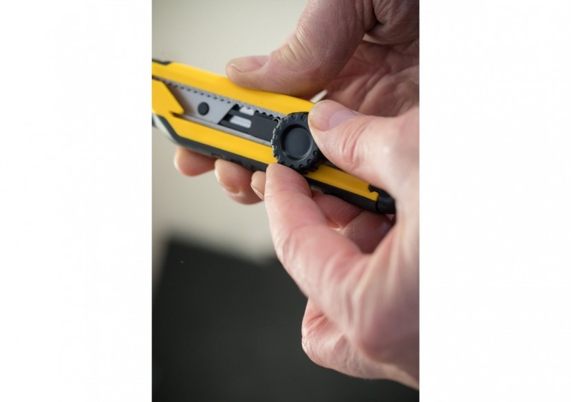 CUTTER 18MM CORPS BIMATIERE - STHT10268-0 - Stanley