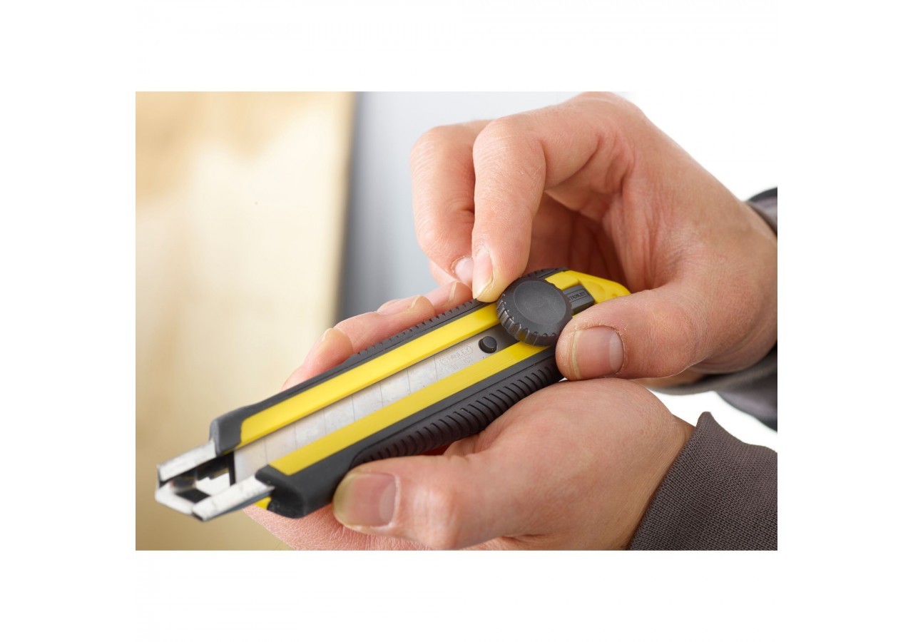 CUTTER 18MM CORPS BIMATIERE - 0-10-417 - Stanley