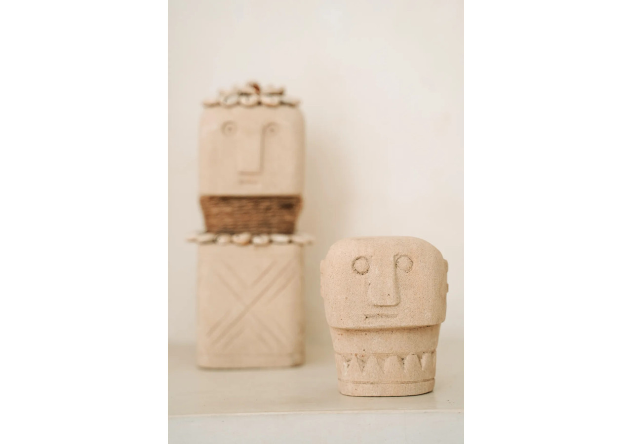 La statue en pierre de Sumba 09