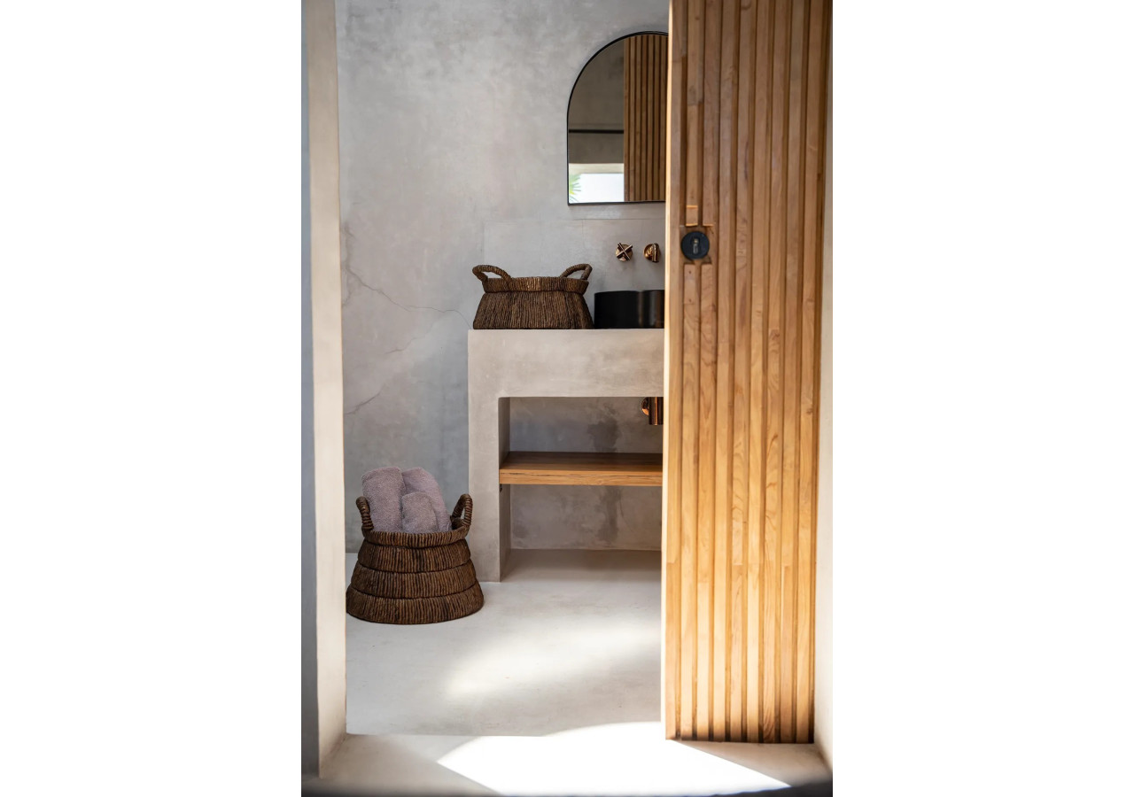 Panier CHIZARA - Tissé à la main en feuille de bananier - JAHA008N - Bazar Bizar