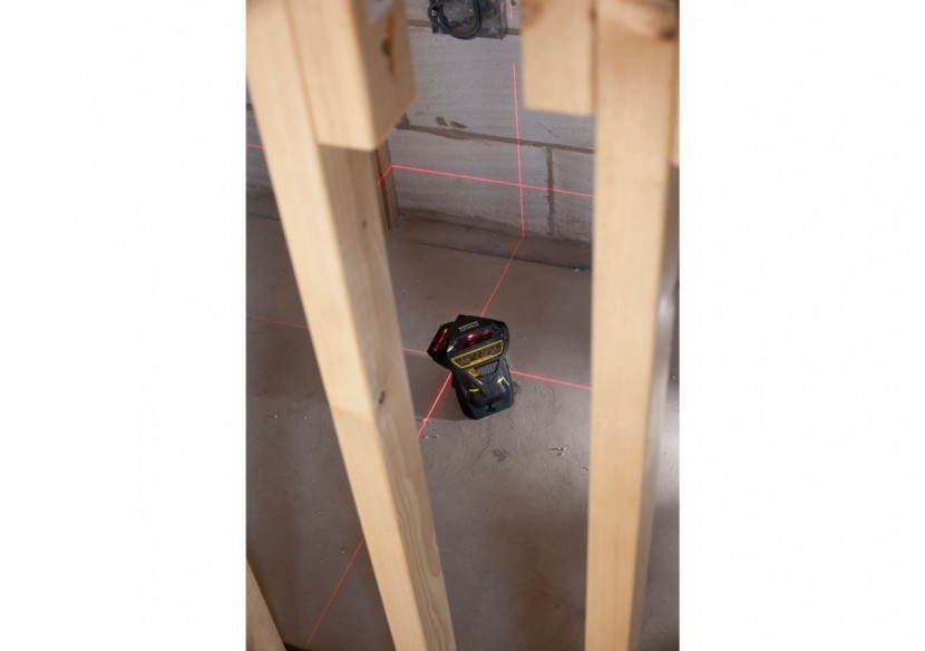 NIVEAU LASER MULTILIGNE X3R-360° Rouge FATMAX - FMHT1-77357 - Stanley
