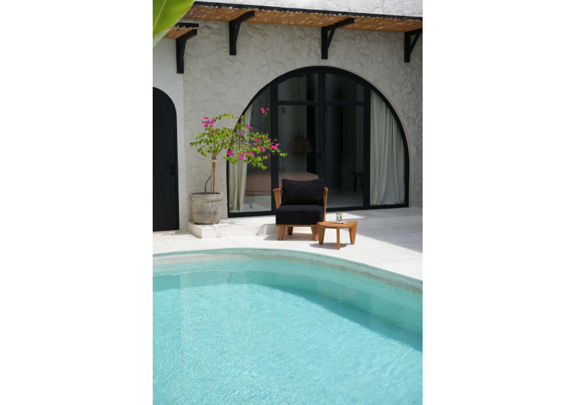 The Malawi One Seater - Natural Black