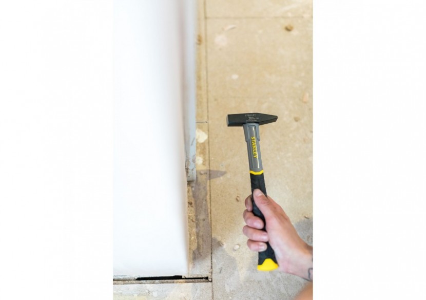 MARTEAU DE SERRURIER MANCHE FIBRE DE VERRE 200G - STHT0-51906 - Stanley