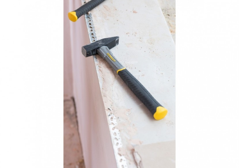 MARTEAU DE SERRURIER MANCHE FIBRE DE VERRE 500G - STHT0-51908 - Stanley