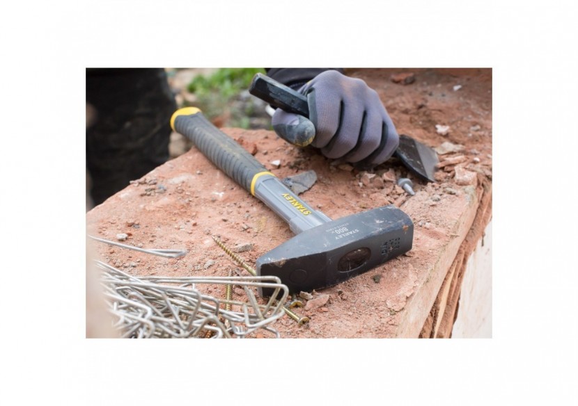 MARTEAU DE SERRURIER MANCHE FIBRE DE VERRE 800G - STHT0-51909 - Stanley