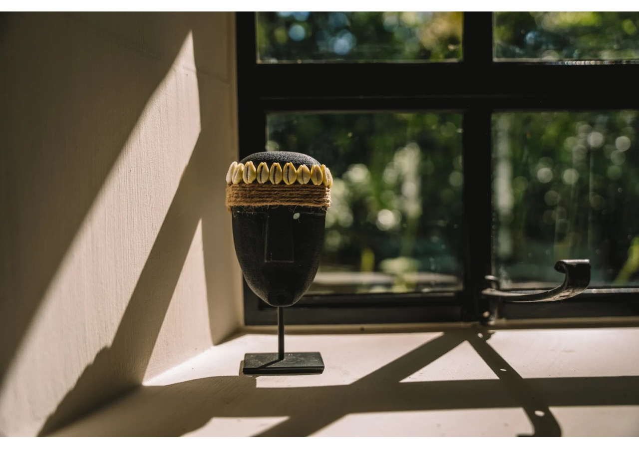 Statue en Pierre Sumba n°35 - Sculptée à la main en grès - BAHRA035 - Bazar Bizar