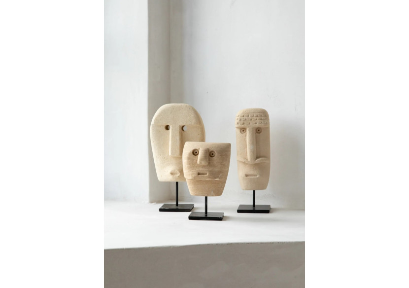 Statue en Pierre Sumba n°22 avec Socle - Artisanat d'Indonésie - BAHRA022 - Bazar Bizar