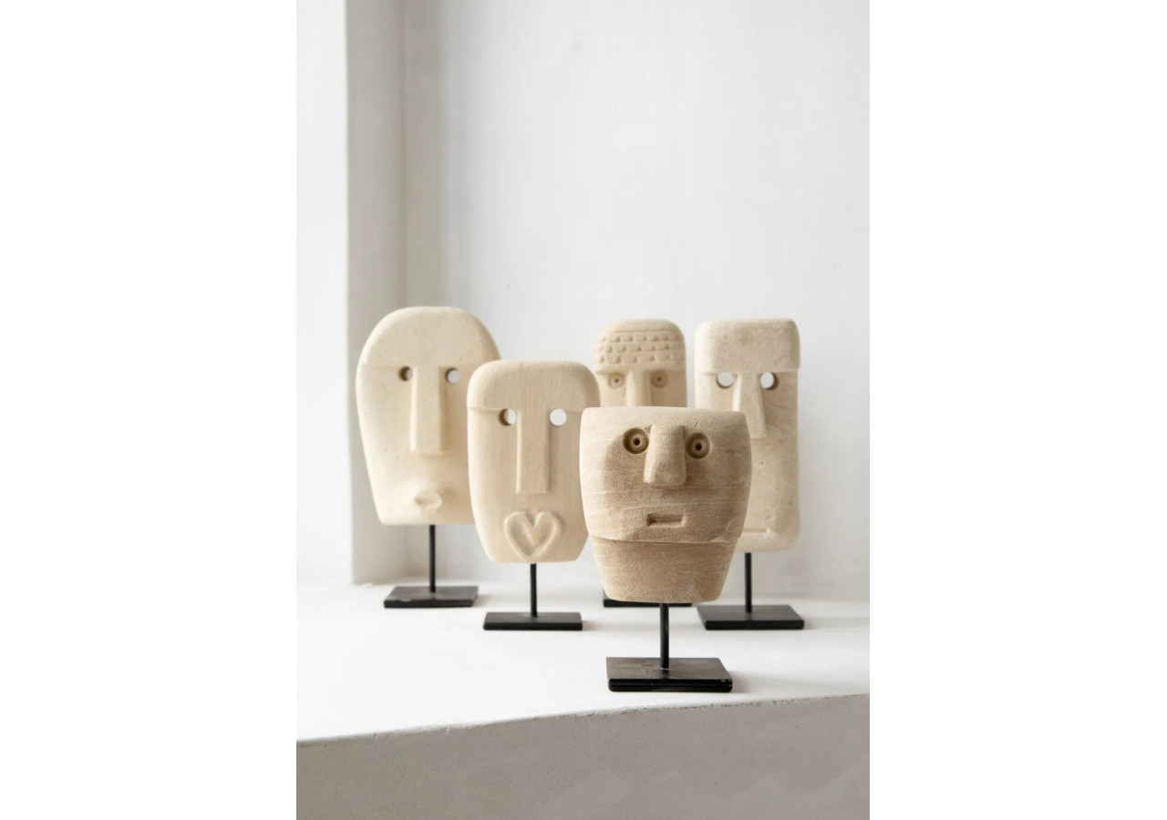 Statue en Pierre Sumba n°22 avec Socle - Artisanat d'Indonésie - BAHRA022 - Bazar Bizar