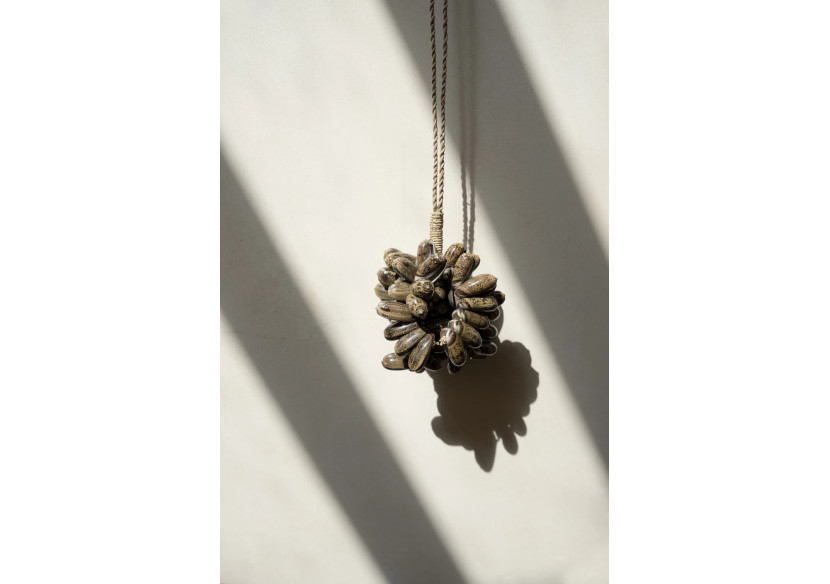 Tassel en Coquillage Marron - Artisanat Balinais - BALE048Br - Bazar Bizar