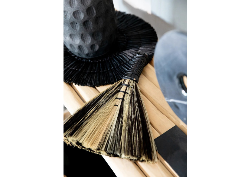 Brosse à balayer - Noir naturel - Boho chic - JAAT009BN - Bazar Bizar Brosse à balayer - Noir naturel - Boho chic - JAAT009BN - Bazar Bizar