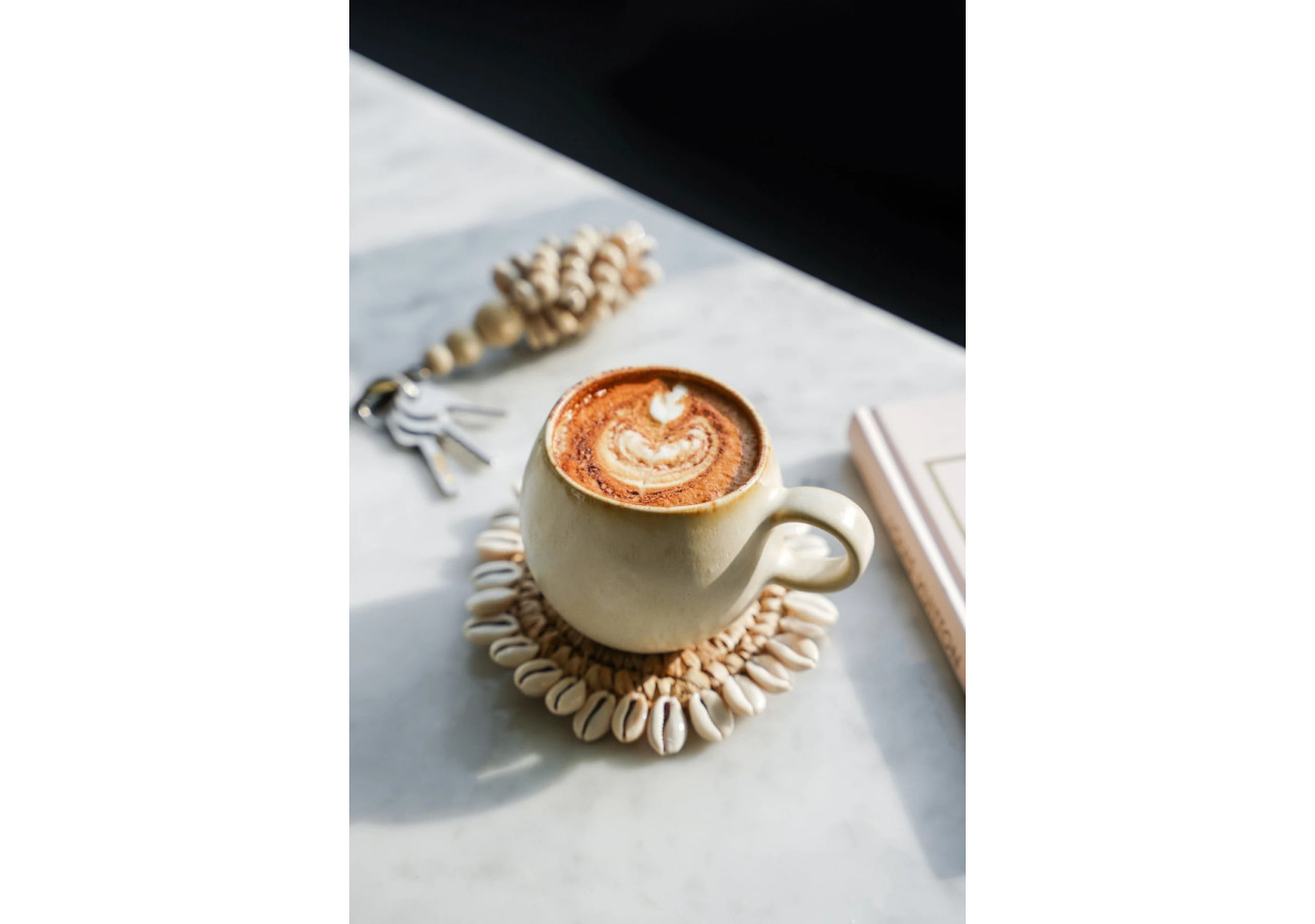 Sous-verre en Raffia - Naturel avec Coquillages - BAJN053N - Bazar Bizar