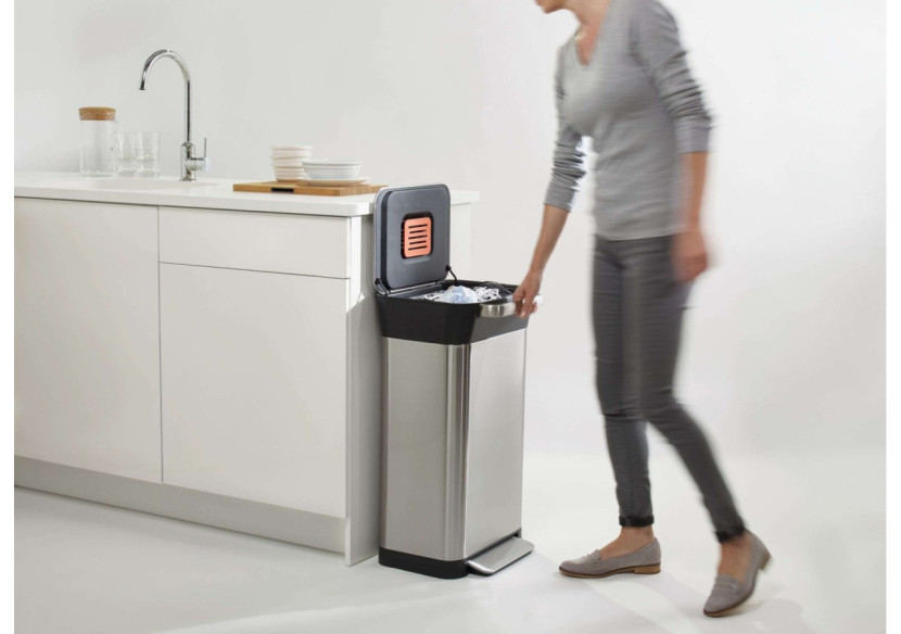 Poubelle Titan 30 Litres - Design Intelligent - JJ 300307 - Joseph Joseph Poubelle Titan 30 Litres - Design Intelligent - JJ 300307 - Joseph Joseph