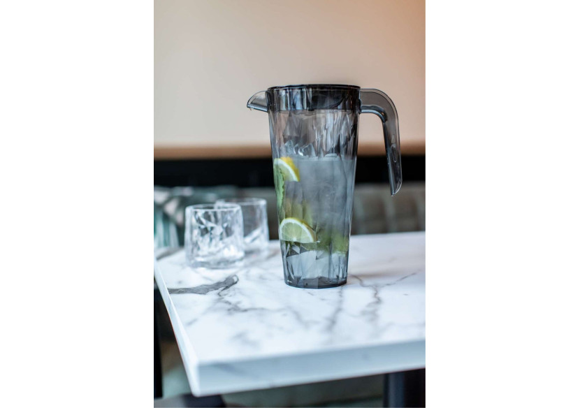 Carafe Club Schenkkan 1,5L - Design élégant et fonctionnel - KZ 488911 - Koziol
