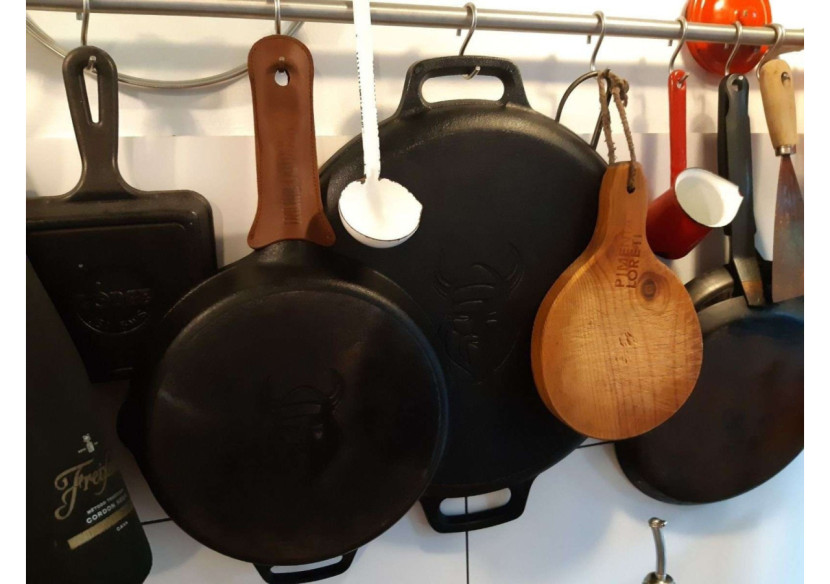 Poêle Skillet en Fonte - 25 cm, idéale pour cuisson haute température - VH 497761 - Valhal Poêle Skillet en Fonte - 25 cm, idéale pour cuisson haute température - VH 497761 - Valhal