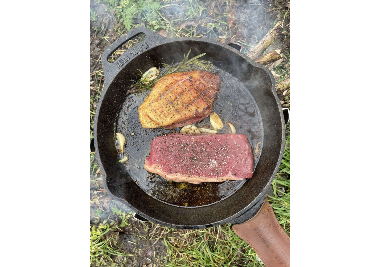 Poêle Skillet en Fonte - 25 cm, idéale pour cuisson haute température - VH 497761 - Valhal